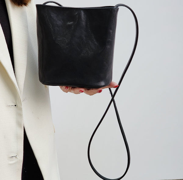 Malinsu soft faced water bucket armpit bag